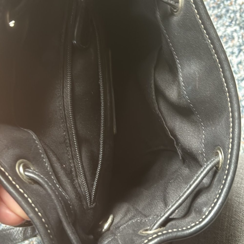 REDUCED!!Pre-Owned authentic leather coach backpack - Picture 6 of 11